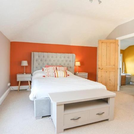 Southsea Historic Gem - Elegant Apartments Портсмът Екстериор снимка