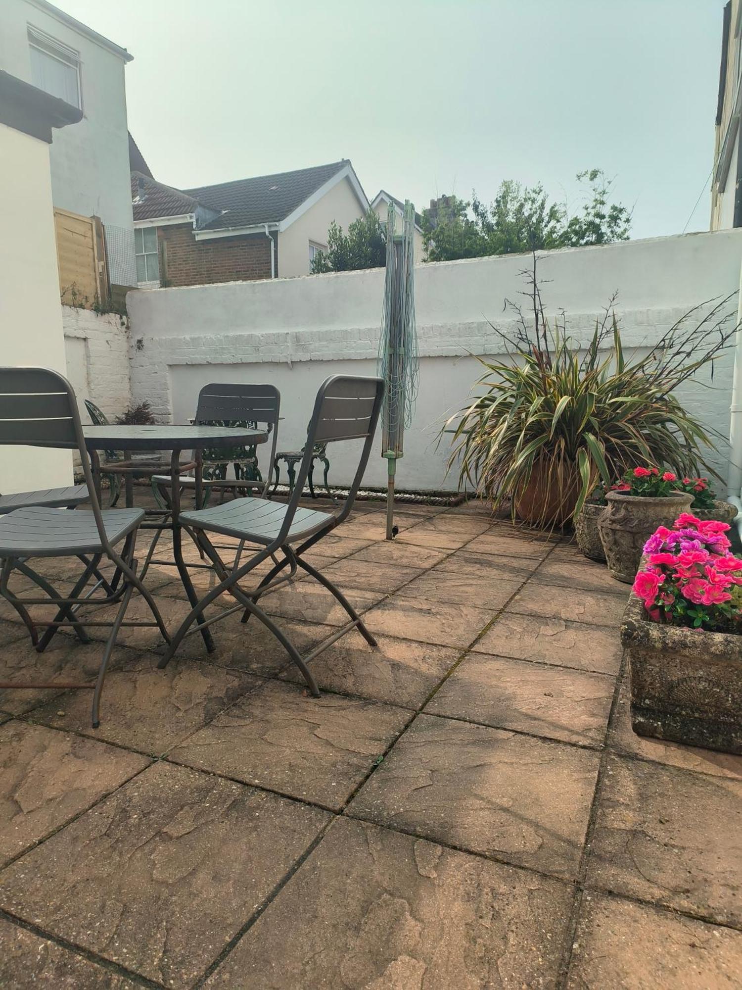 Southsea Historic Gem - Elegant Apartments Портсмът Екстериор снимка