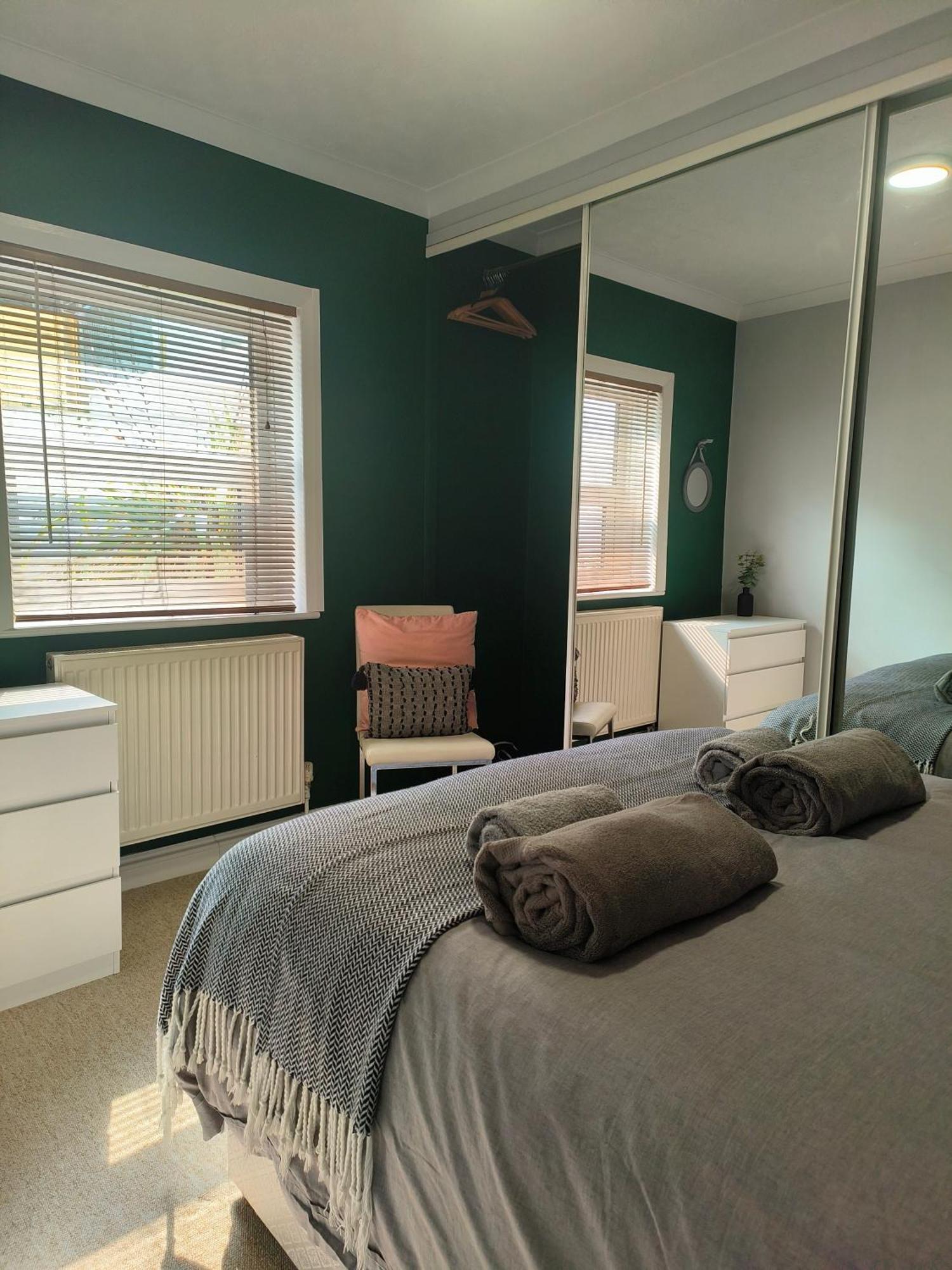 Southsea Historic Gem - Elegant Apartments Портсмът Екстериор снимка
